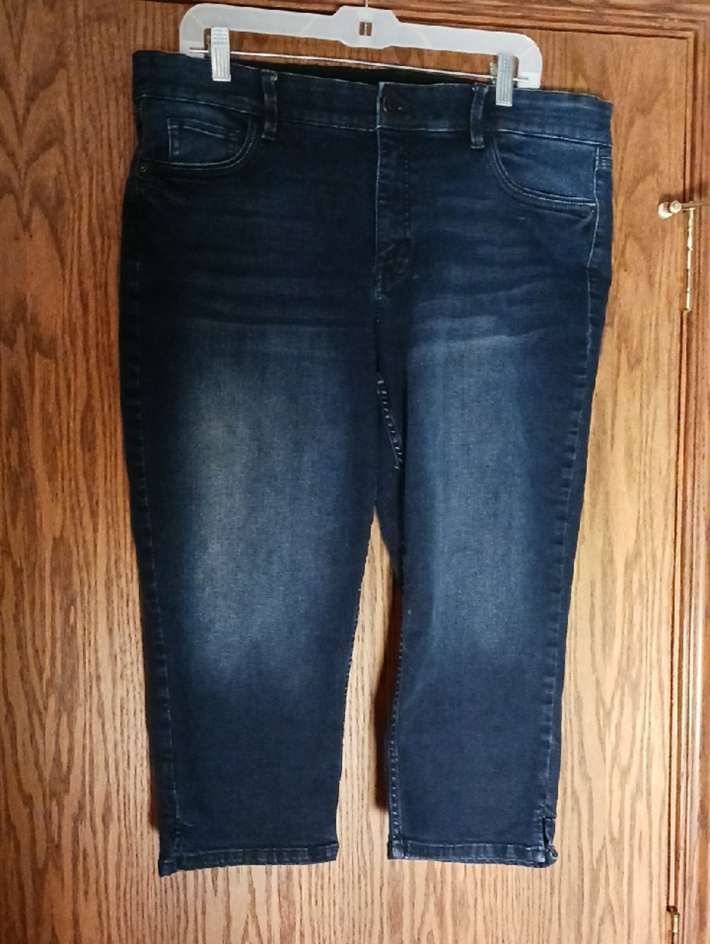 Women's Liz Claiborne Mid Rise Sara Crop Jeans
